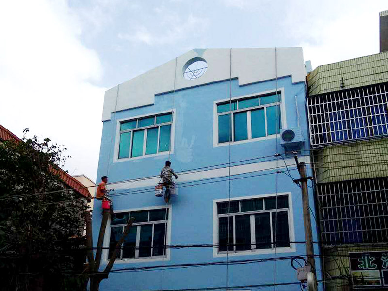 外墻涂料吊繩吊在哪里？