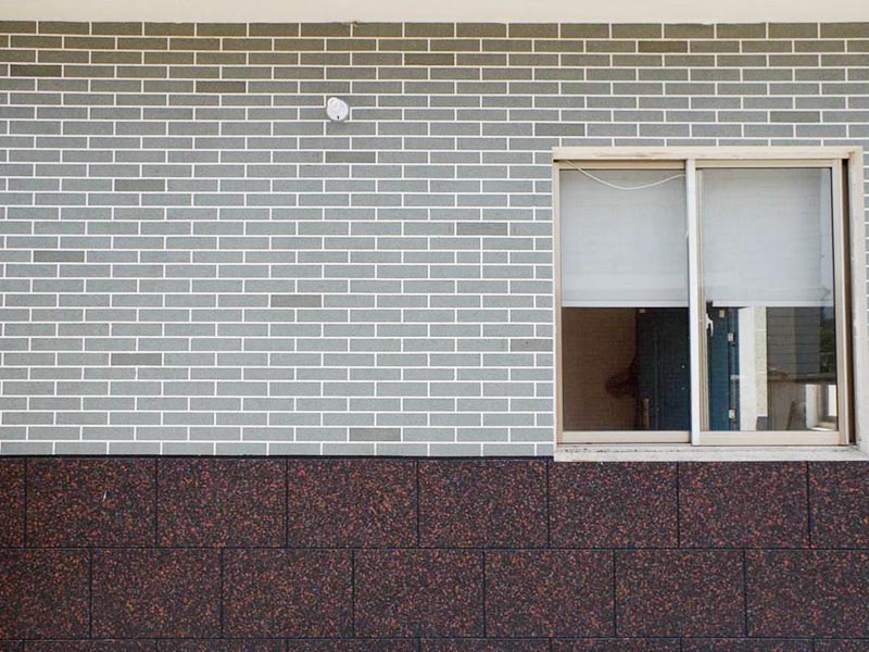 外墻涂料多大面積要分隔縫？